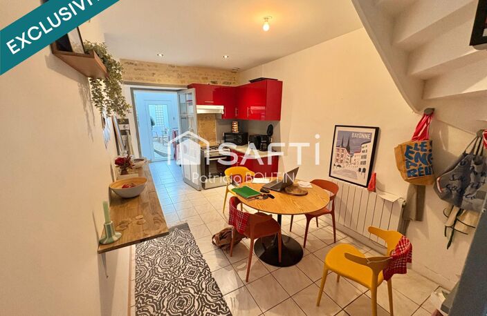 MAISON DE VILLE 3 CHAMBRES + COUR ET CABANON A NIORT — photo 4