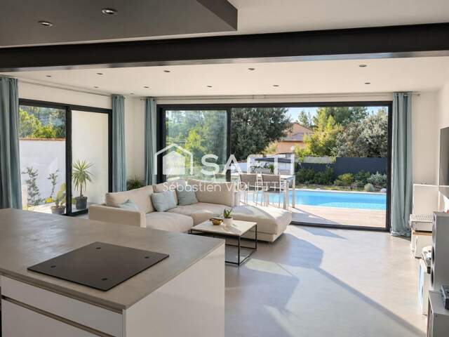 Villa avec piscine, entre Avignon et les Alpilles — photo du bien