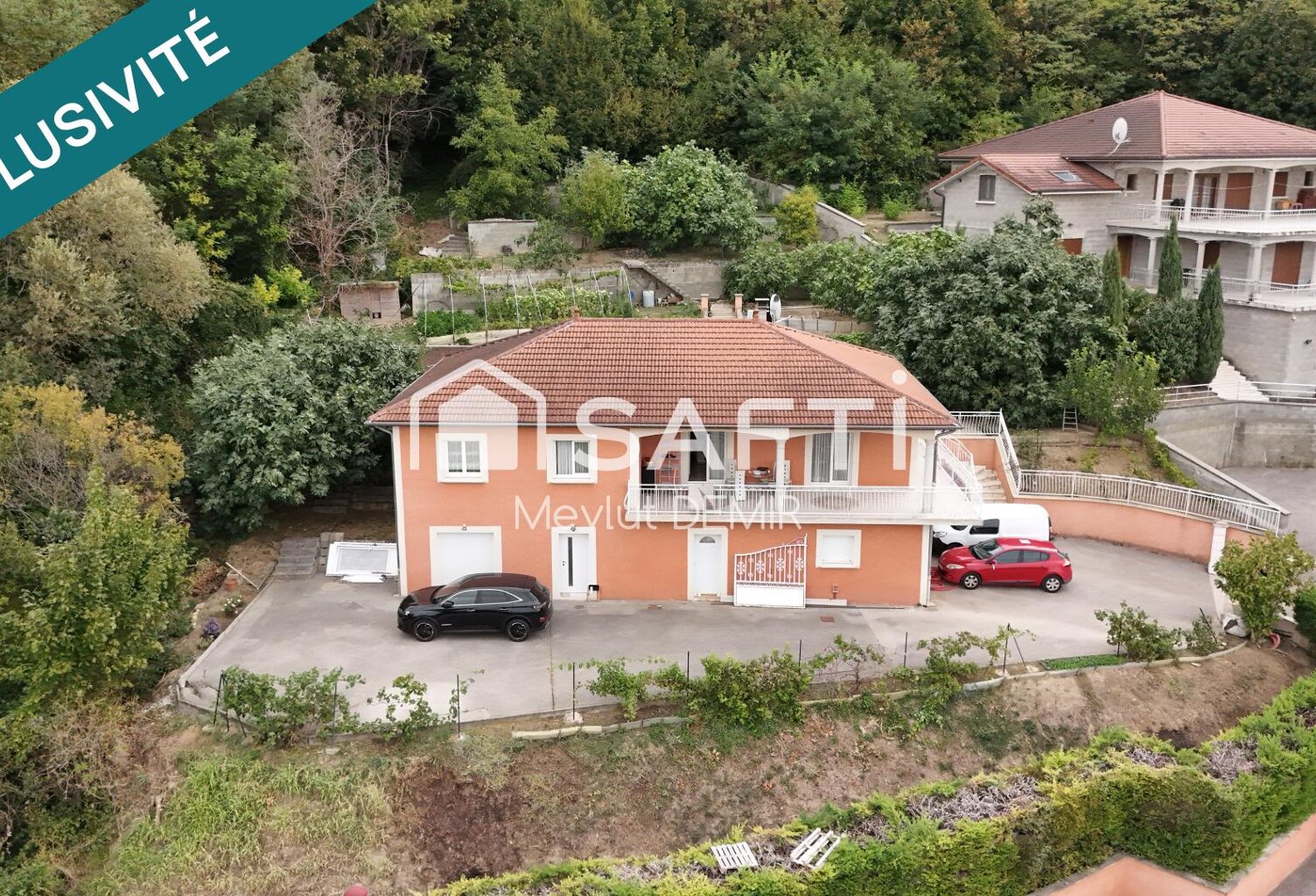 Maison, et terrain de 1 350 m² à Bourgoin-Jallieu — photo 1