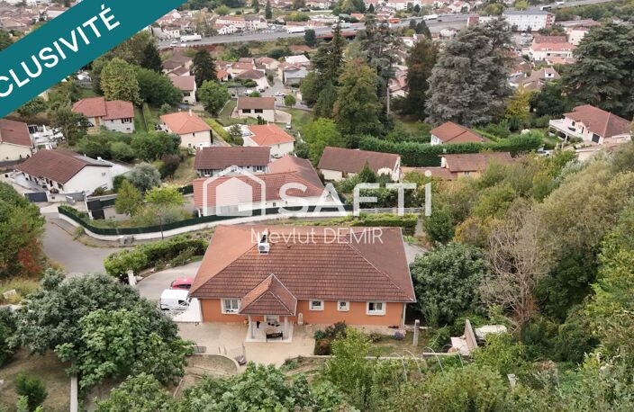 Maison, et terrain de 1 350 m² à Bourgoin-Jallieu — photo 2