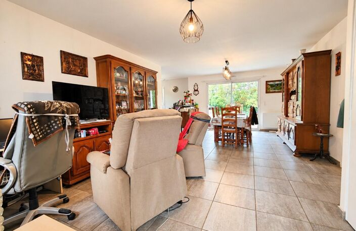 Maison de plain-pied  3 chambres  Garage  Terrain de 795 m² — photo 2