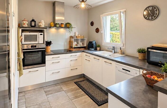Maison de plain-pied  3 chambres  Garage  Terrain de 795 m² — photo 3