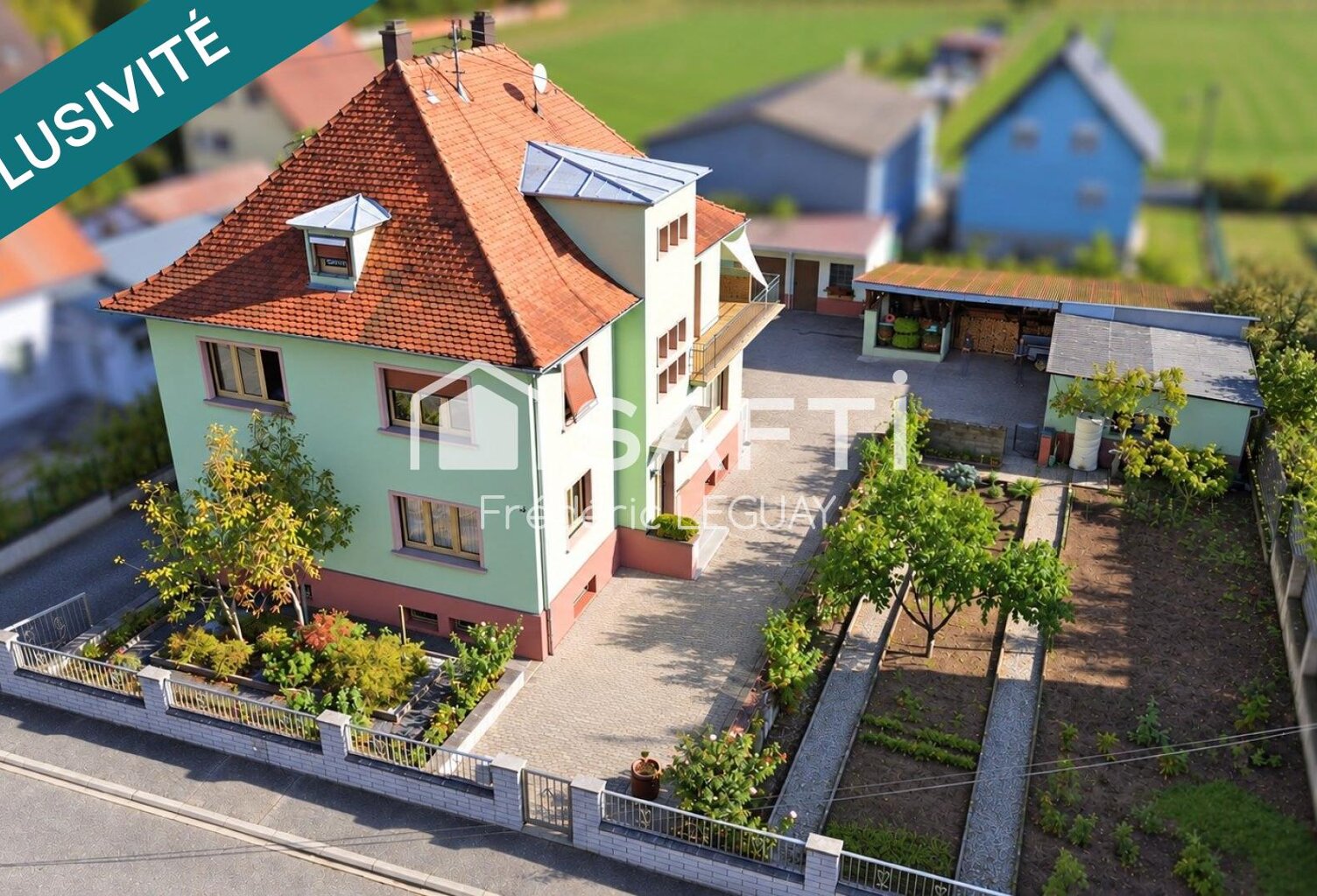 Belle grande maison située dans un secteur calme — photo 1