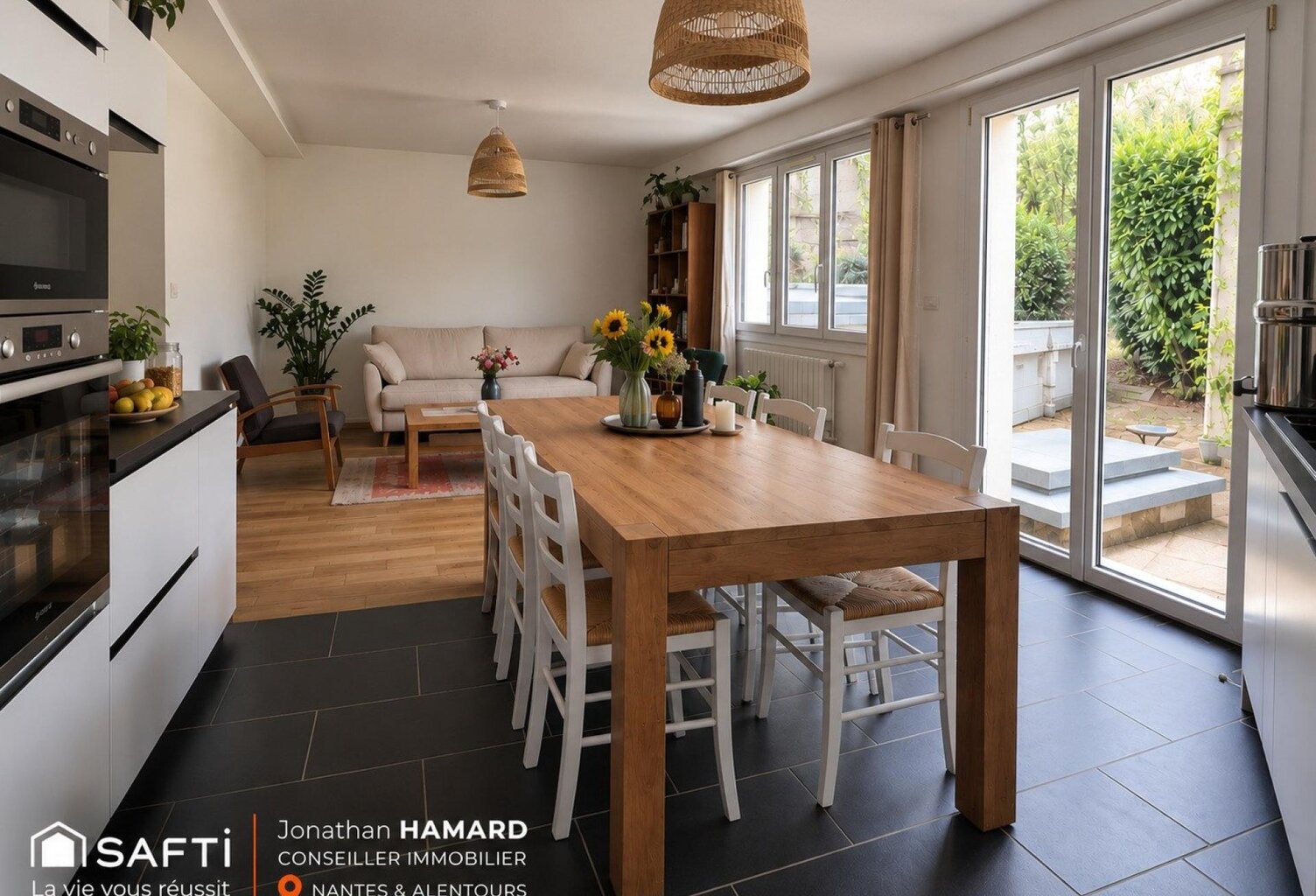 Nantes  Zola | Le confort d'un appartement clé en main, entre terrasse et jardin arboré — photo 1