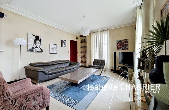 LA FLECHE, MAISON FAMILIALE AVEC PISCINE — photo 2