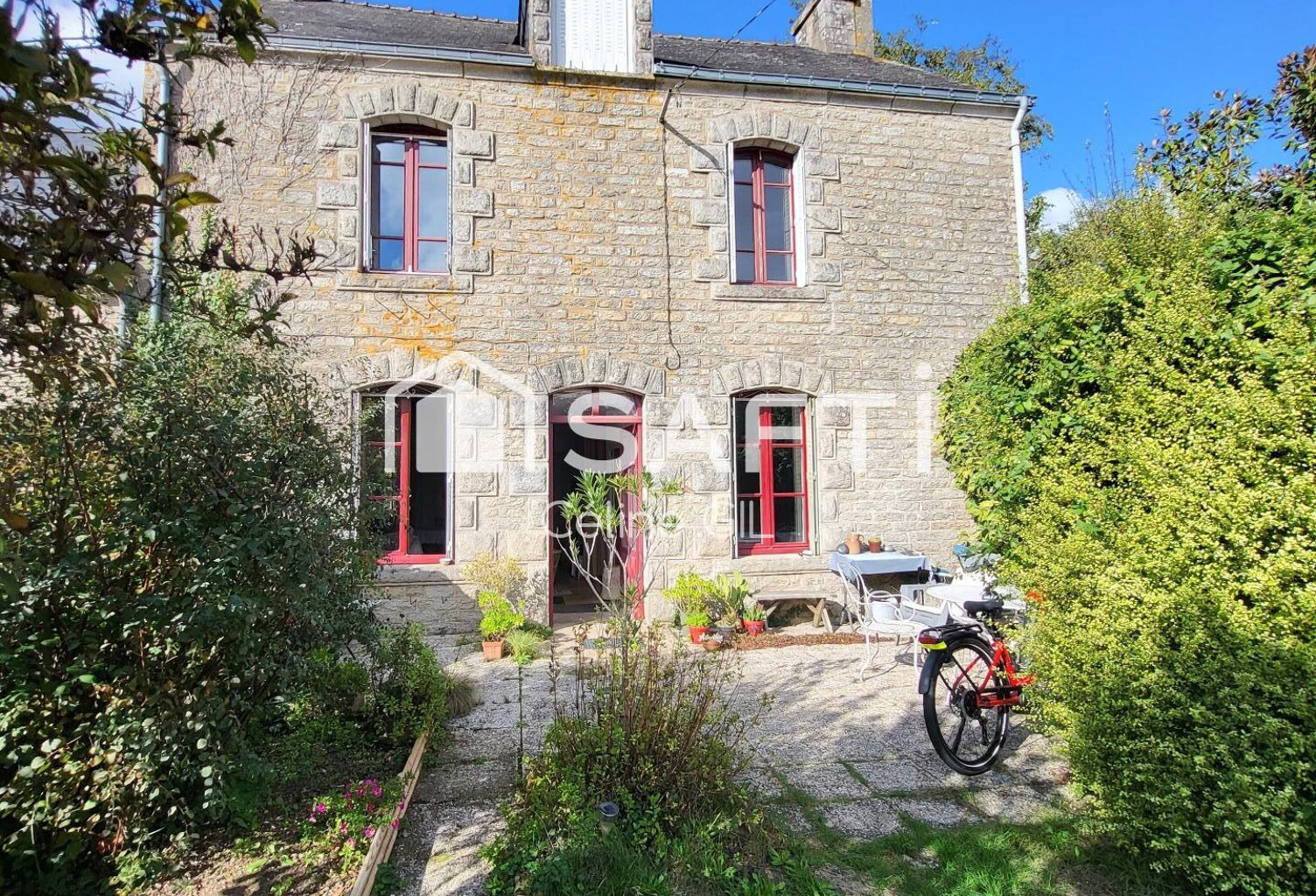 Maison atypique en pierre de 143 m²  Charme, beaux volumes et potentiel locatif — photo 1
