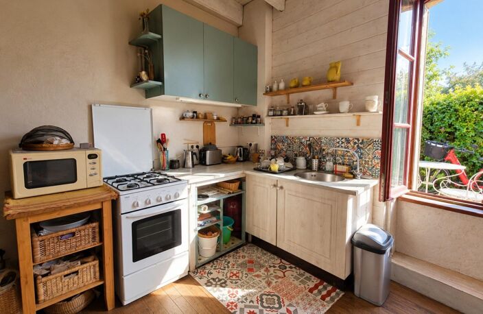 Maison atypique en pierre de 143 m²  Charme, beaux volumes et potentiel locatif — photo 4