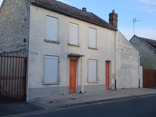 Maison de village en pierre, habitable de suite — photo du bien