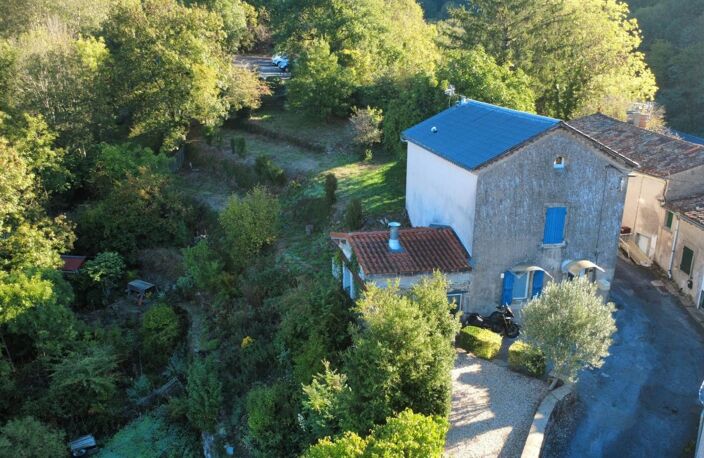 Maison avec jardin et terrasses vendue louée — photo 2