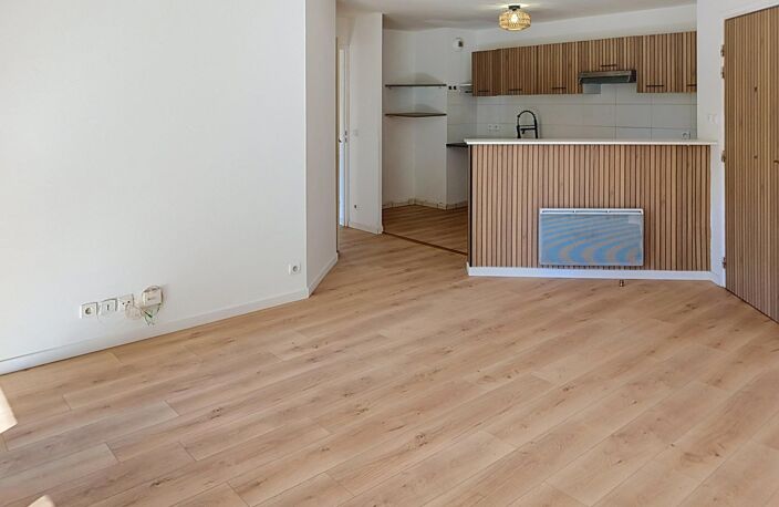 Très Bel Appartement 3P Lumineux avec Extérieur au pied de la Gare RER de Cergy-le-Haut — photo 2