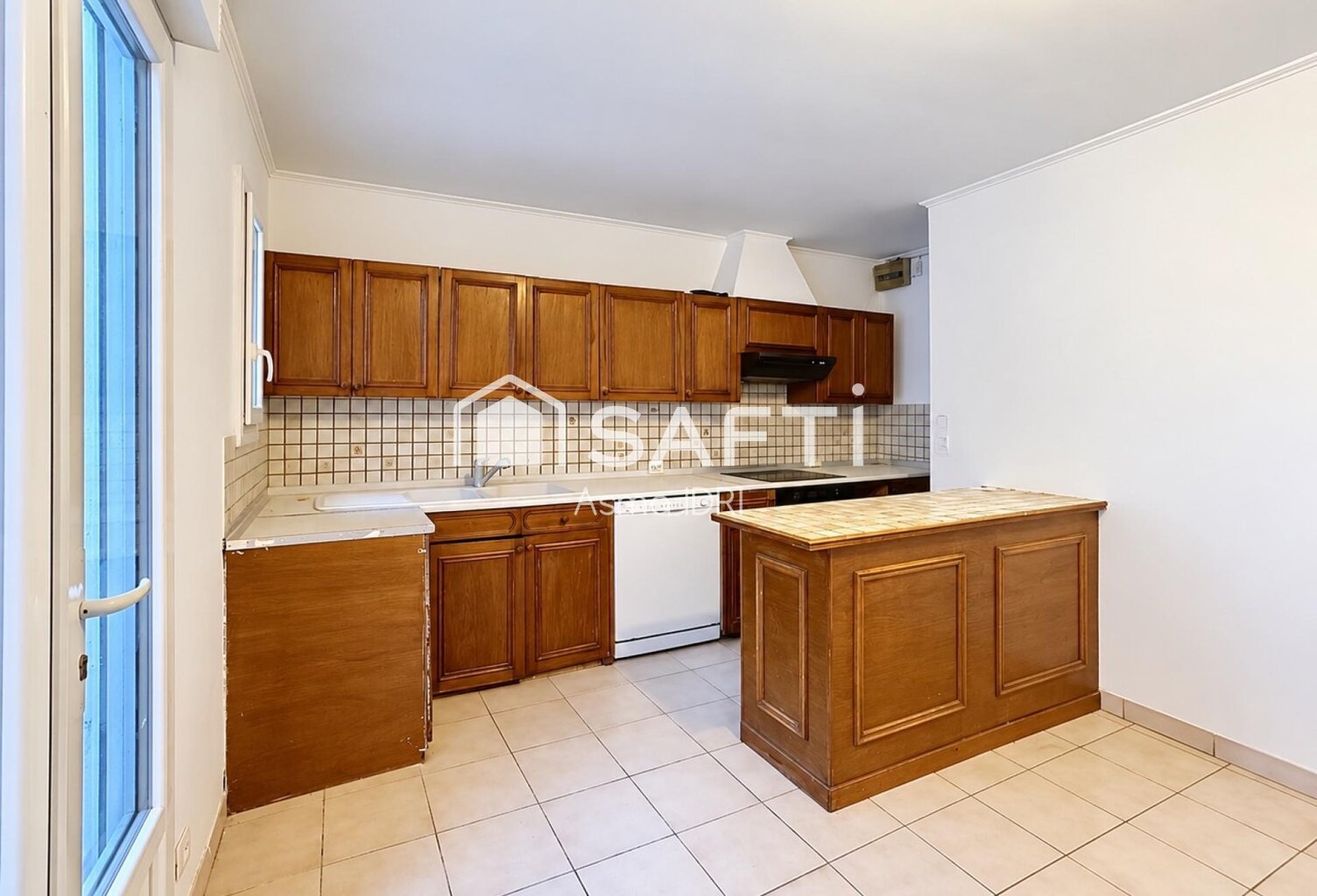 Maison 85 m²  2 chambres + bureau  Cour  Garage — photo 1