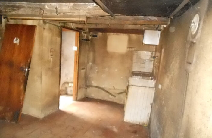 Lieu-dit Meymont Olliergues, ensemble de 3 maisons et dépend — photo 2