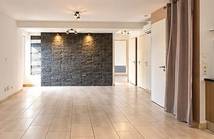 LES ARCS-SUR-ARGENS – SUPERBE 3 PIÈCES RÉNOVÉ DE 63 M² – DERNIER ÉTAGE — photo 2
