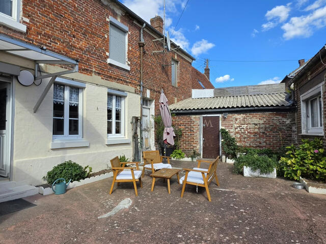 Charme de la brique & fort potentiel : Maison de village ave