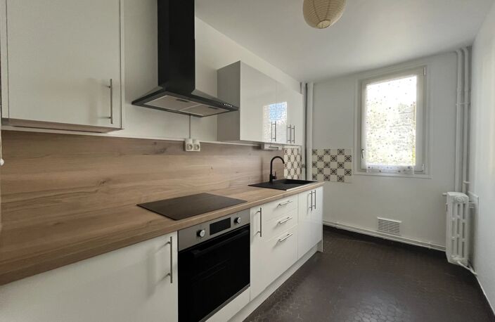 A LOUER - APPARTEMENT DE 3 PIECES SITUE A PROXIMITE DU CENTRE VILLE DE CHARTRES — photo 3