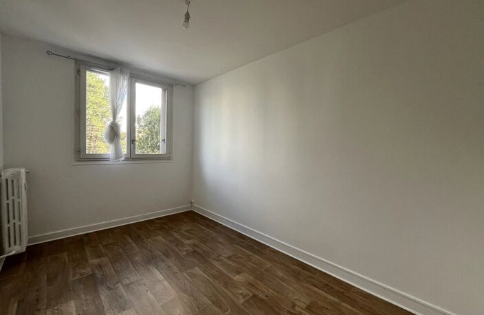 A LOUER - APPARTEMENT DE 3 PIECES SITUE A PROXIMITE DU CENTRE VILLE DE CHARTRES — photo 4