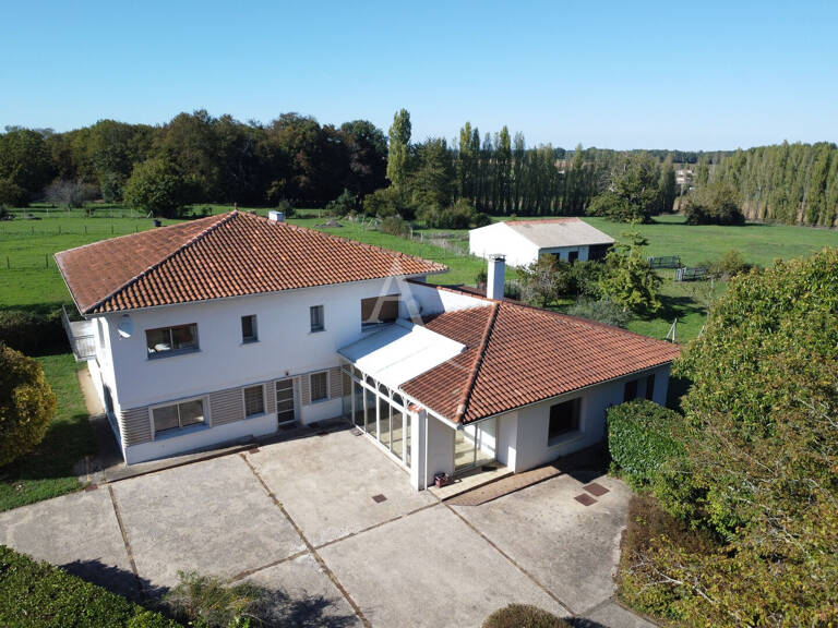 Maison  d'architecte Cravans 17260 — photo 1