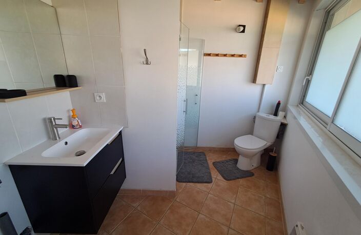 Maison de plain-pied avec annexe indépendante — photo 4