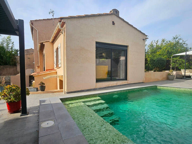Maison T6 de 115m² sur parcelle de 480m², piscine, stationnement, au calme — photo 1
