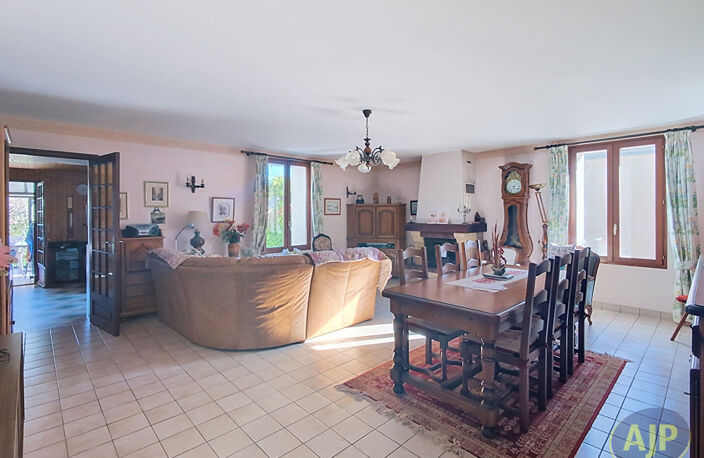 Maison Vieillevigne 8 pièces 141.89 m² — photo 3