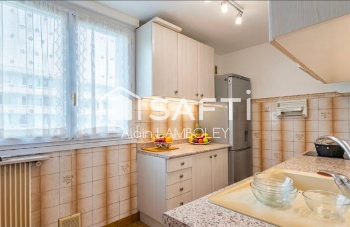 Aix-en-Provence : grand balcon, cave et 3 chambres possibles ! — photo 5