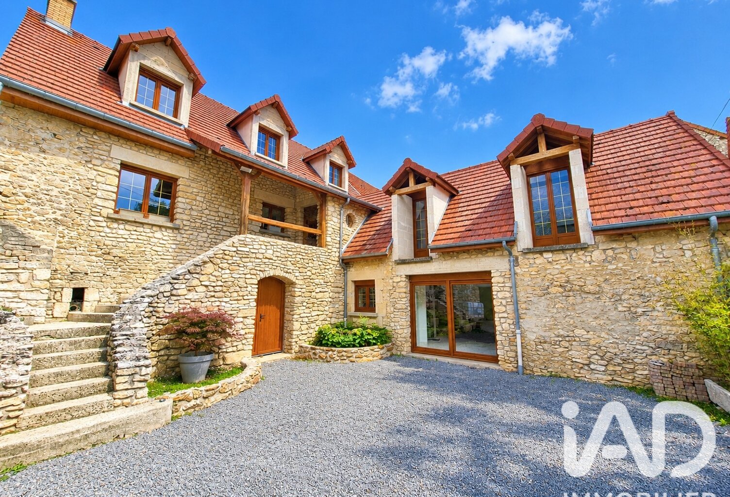 Vente Maison/villa 8 pièces — photo 1