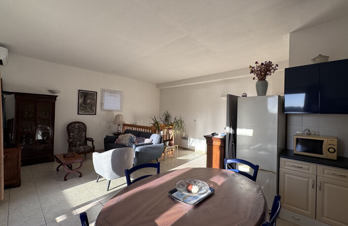 APPARTEMENT T3 EN DUPLEX AVEC TERRASSE ET VUE IMPRENABLE SUR LE PORT — photo 5