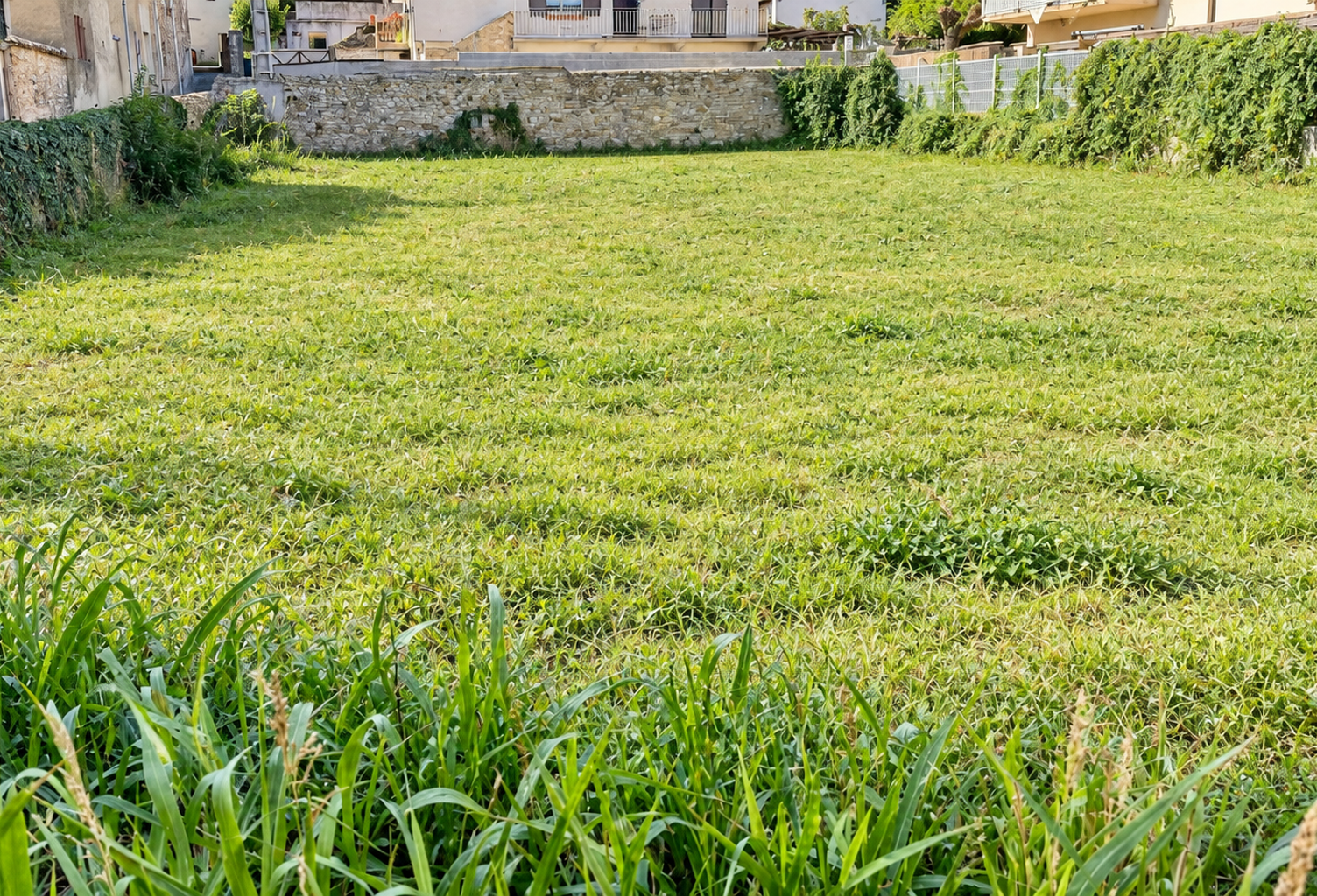 A 20 minutes d'Uzès, terrain à bâtir de 828 m2 — photo 1