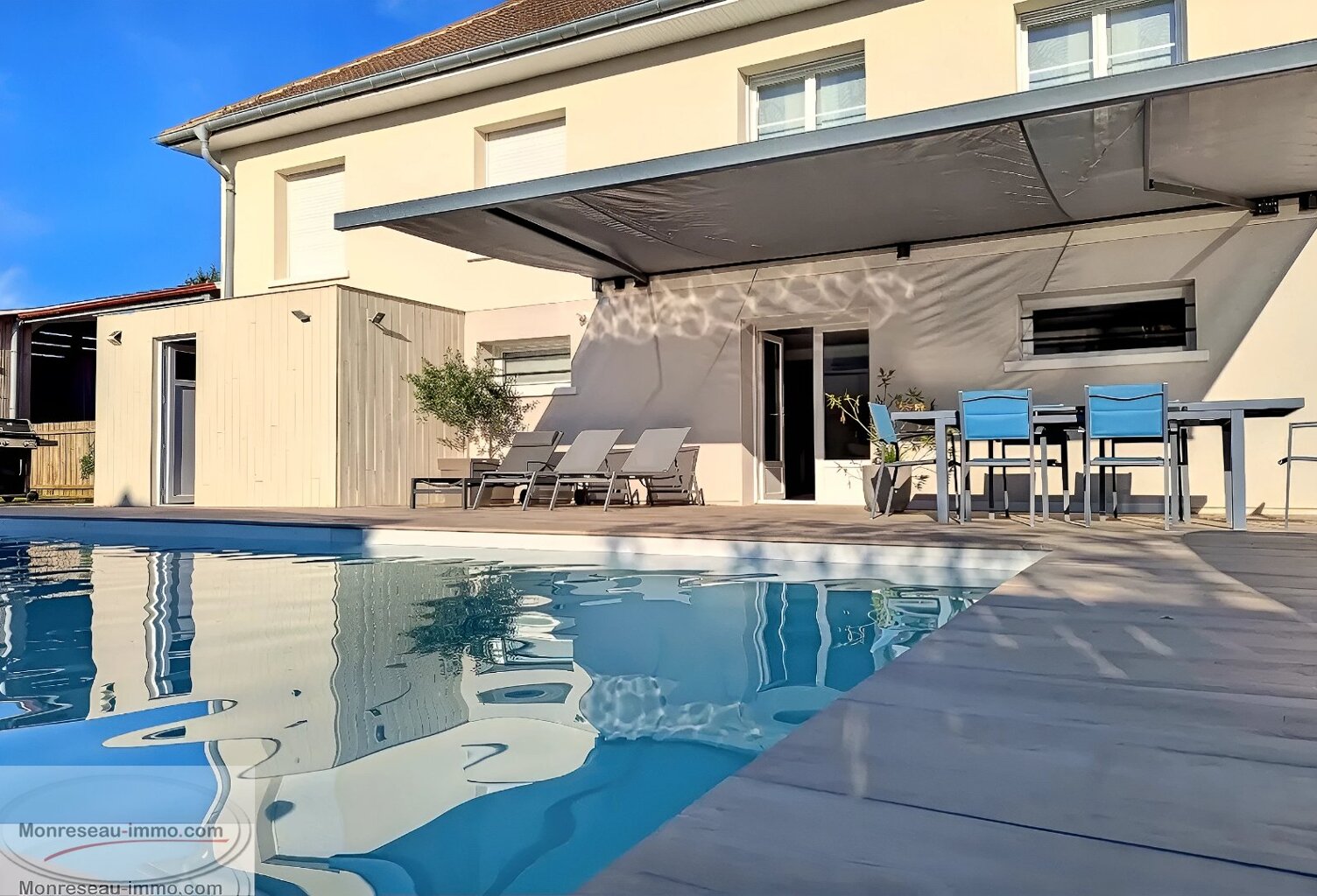 Villa — photo 1
