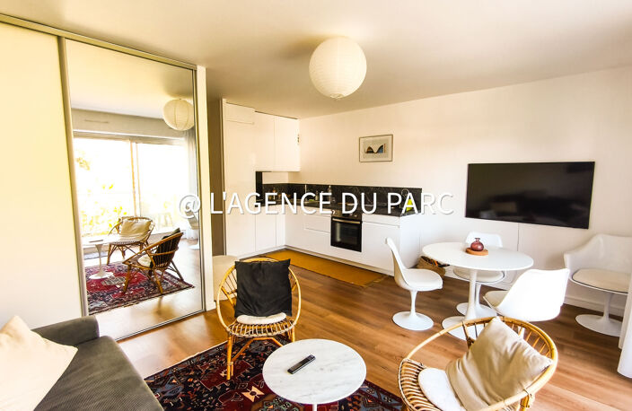 ROYAN - QUARTIER DU PARC - CHARMANT APPARTEMENT T1 - BALCON - CAVE — photo 4