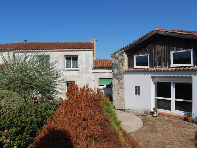ENSEMBLE IMMOBILIER EN  BON ETAT GENERAL DE 190 M2 SUR UN TE — photo du bien