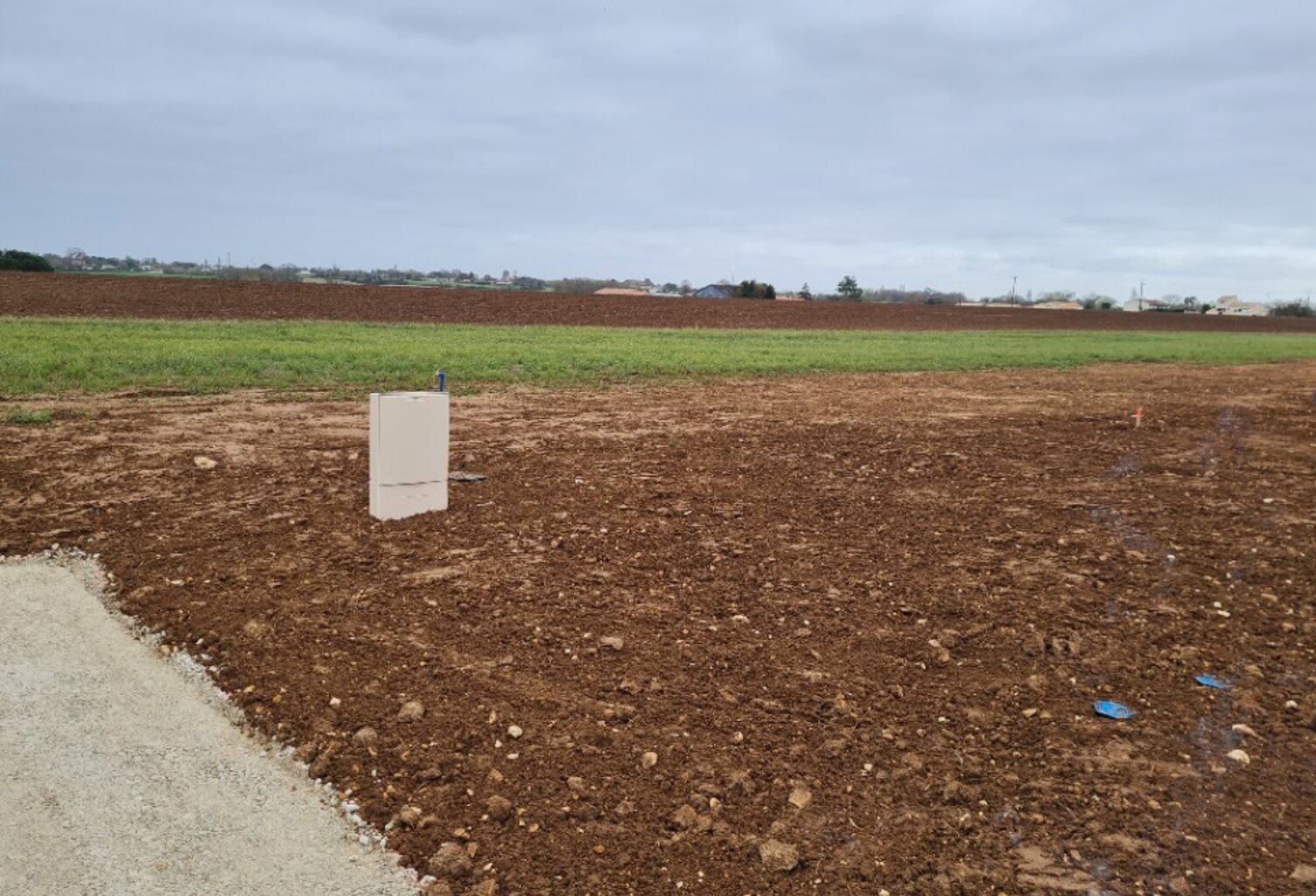 Terrain à bâtir à Grézac (17120) — photo 1