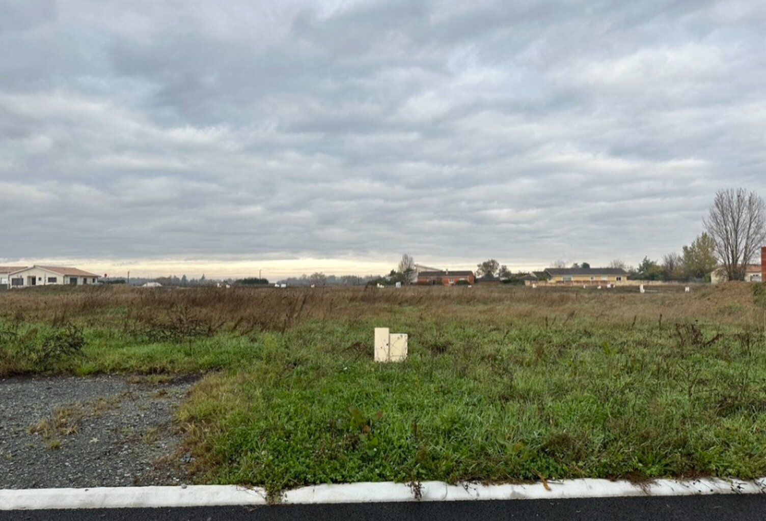 Terrain à bâtir à Sadirac (33670) — photo 1