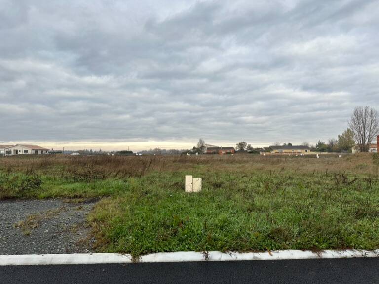 Terrain à bâtir à Sadirac (33670) — photo 1