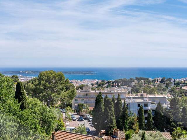 RÉSIDENCE DE STANDING, VUE MER PANORAMIQUE ! PISCINE, TENNIS — photo du bien