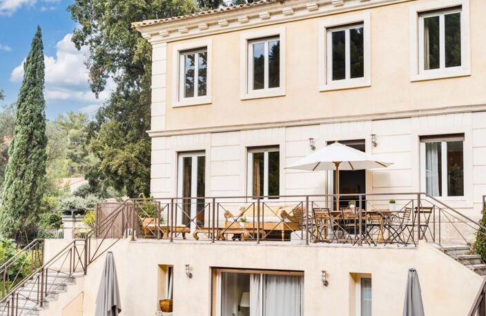 VAUFRÈGES – ÉLÉGANTE DEMEURE DE CARACTÈRE DE 314 M 2 AVEC PISCINE AU CŒUR D’UN PARC DE     2 275 M² — photo 2