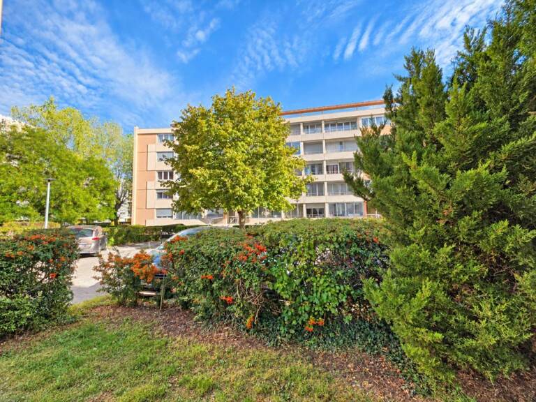 CHENÔVE – Appartement T4 lumineux avec balcon et cave — photo 1