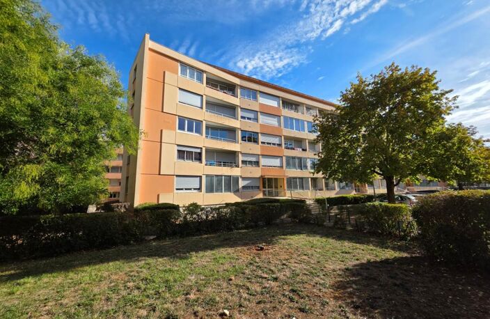 CHENÔVE – Appartement T4 lumineux avec balcon et cave — photo 2
