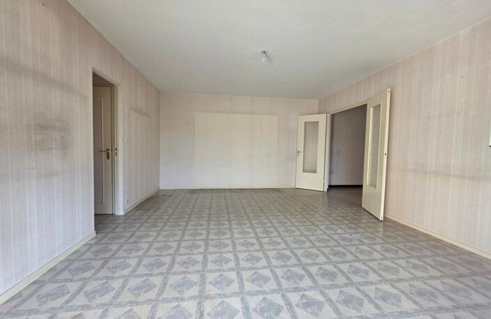 CHENÔVE – Appartement T4 lumineux avec balcon et cave — photo 4