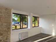 AU COEUR DE LUCON AVEC RAMPE ACCES ET FONTIONNALITE PMR APPARTEMENT RENOVE T2/1 CHAMBRE TRES COSY — photo 2