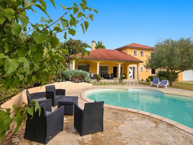 Maison familiale avec piscine à Chazay-d’Azergues, 175 m², terrain 1 500 m² avec potentiel à bâtir — photo 1