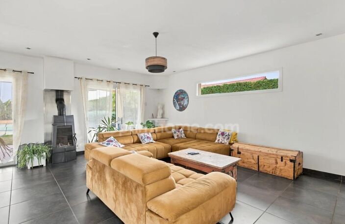 Maison familiale avec piscine à Chazay-d’Azergues, 175 m², terrain 1 500 m² avec potentiel à bâtir — photo 3