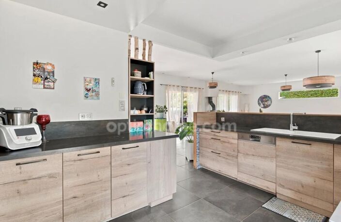 Maison familiale avec piscine à Chazay-d’Azergues, 175 m², terrain 1 500 m² avec potentiel à bâtir — photo 5