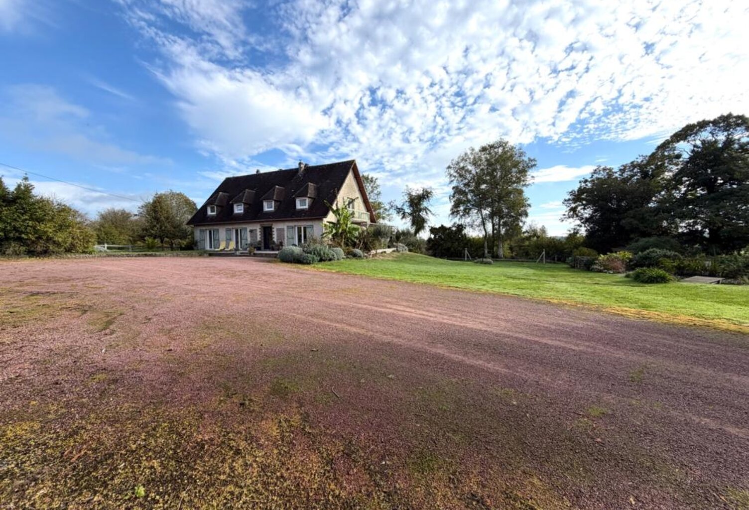 MAISON COUP DE CŒUR DE 230 M², 5 CHAMBRES ET 2,4 HECTARES CARANTILLY (50) — photo 1