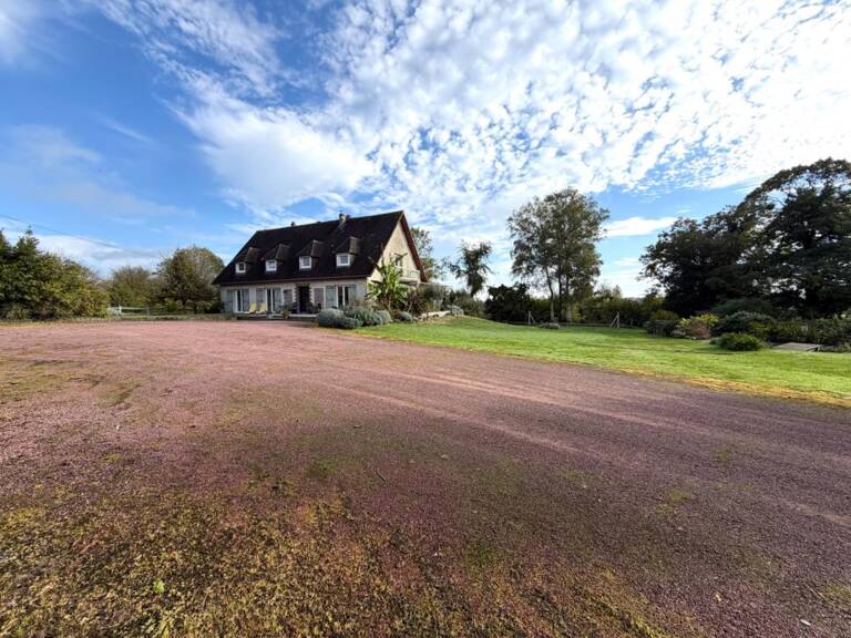 MAISON COUP DE CŒUR DE 230 M², 5 CHAMBRES ET 2,4 HECTARES CARANTILLY (50) — photo 1