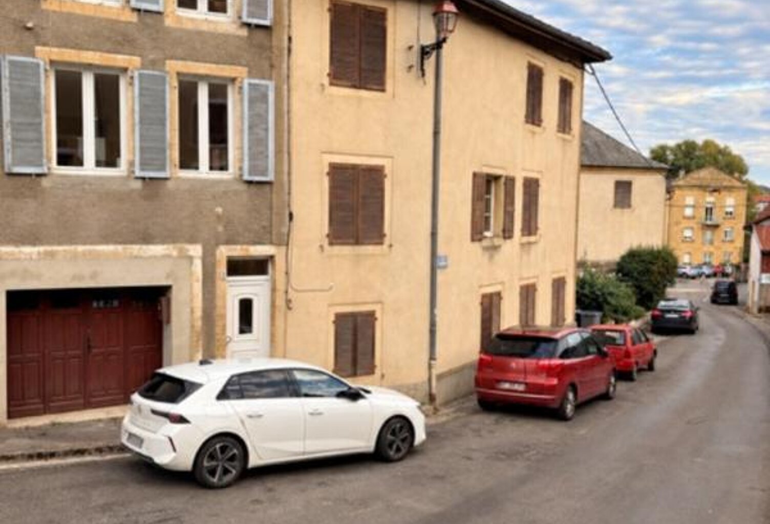Maison à vendre à Montmédy – 93 m², 3 chambres, garage et terrasse plein sud – Proche Belgique et Luxembourg — photo 1