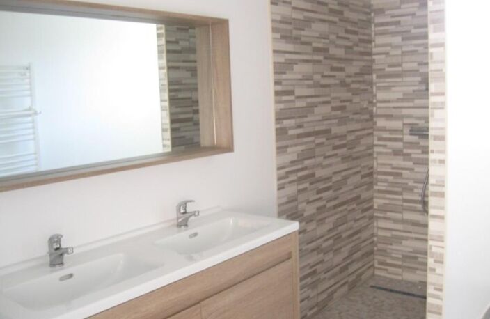 Maison à vendre 4 pièces LEZOUX (63) — photo 5