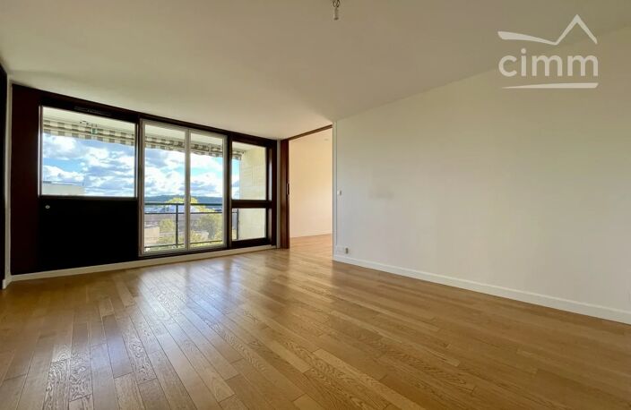 Vue panoramique pour ce T4 avec loggia dans résidence recherchée — photo 5
