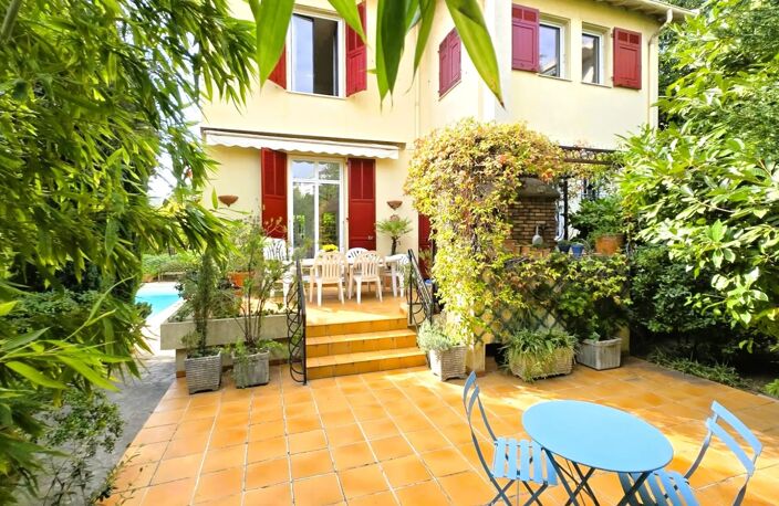 RARE – Villa Bourgeoise - Piscine - Chambrun - Garage — photo 2