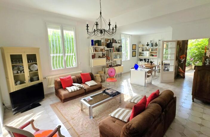RARE – Villa Bourgeoise - Piscine - Chambrun - Garage — photo 4